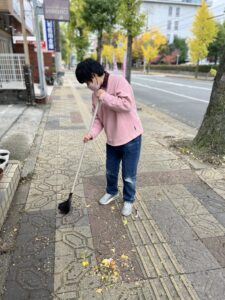 ☆掃き掃除をしてくれました☆